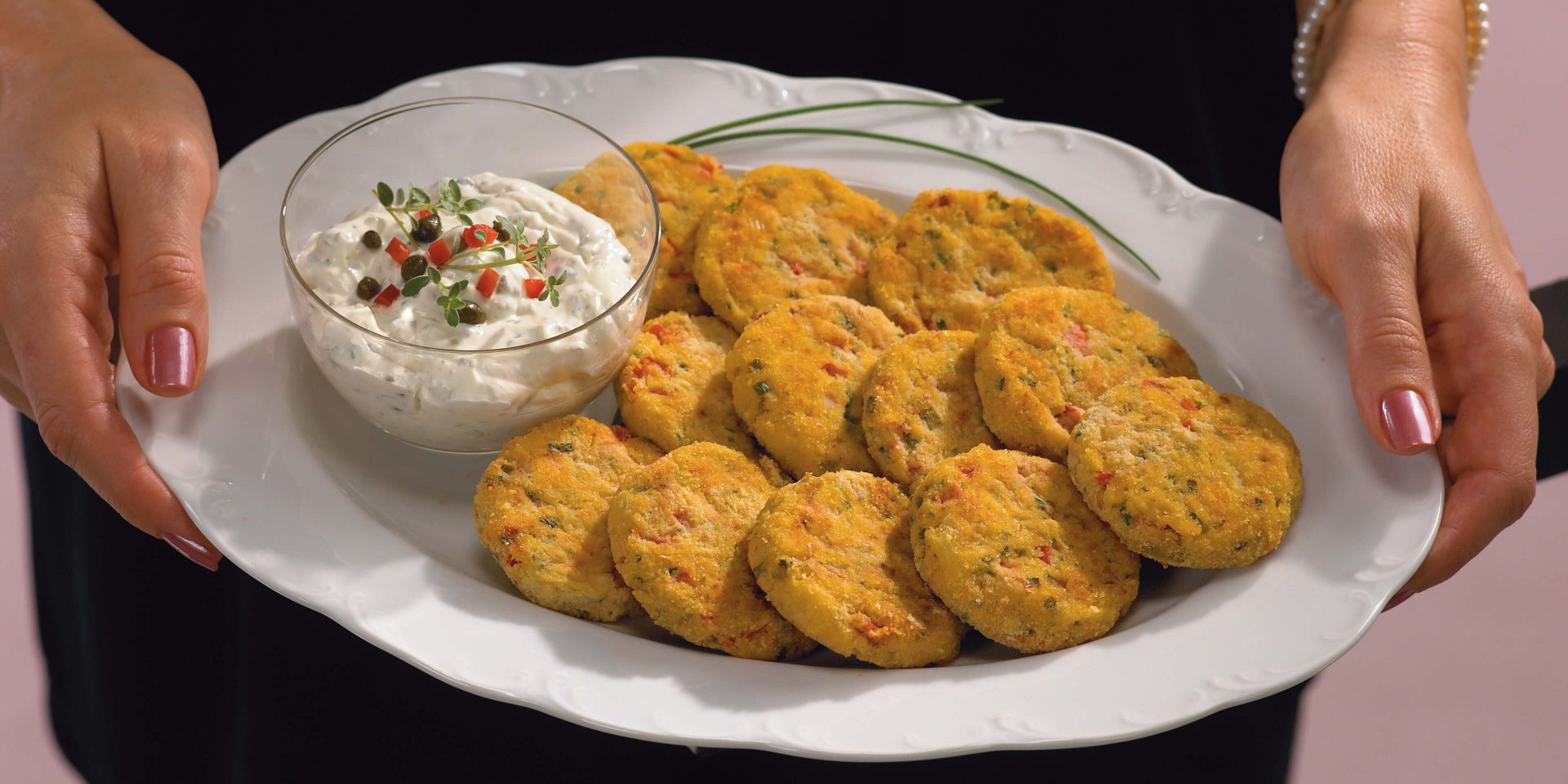 Gourmet Crab Cakes - Clover Leaf