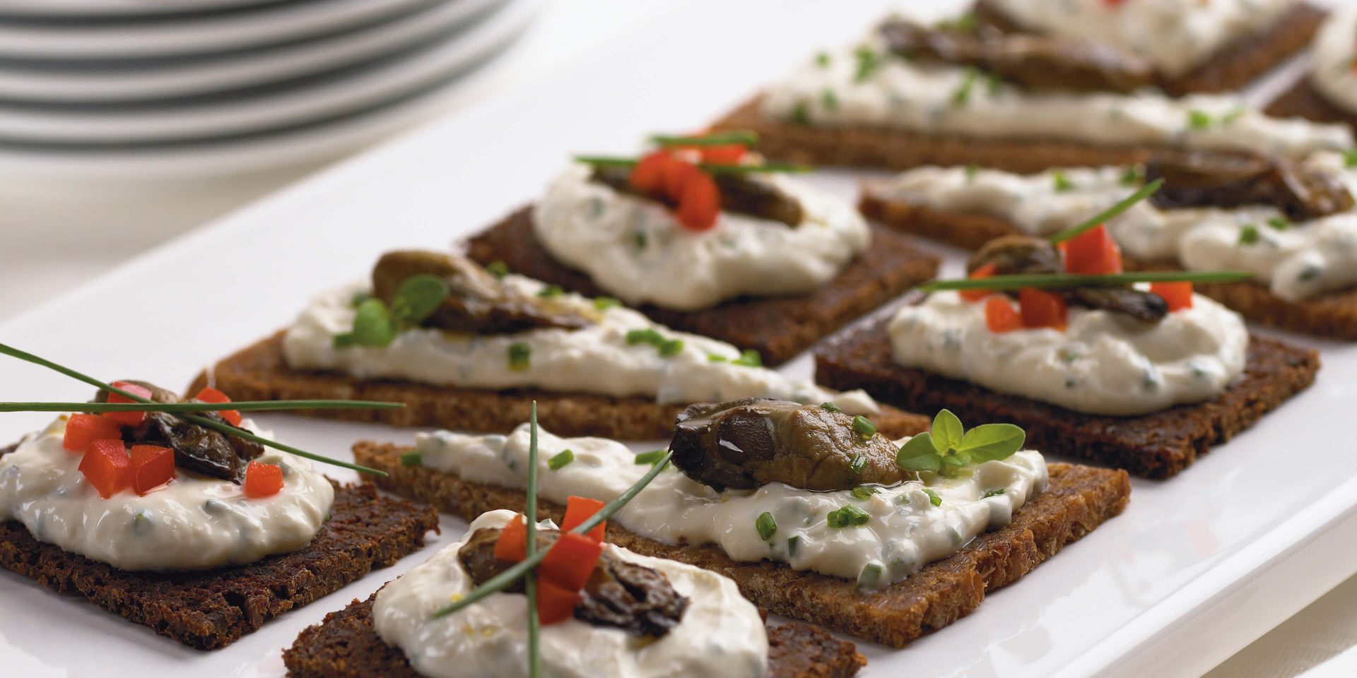 Oyster Canapés with Horseradish Sour Cream Clover Leaf