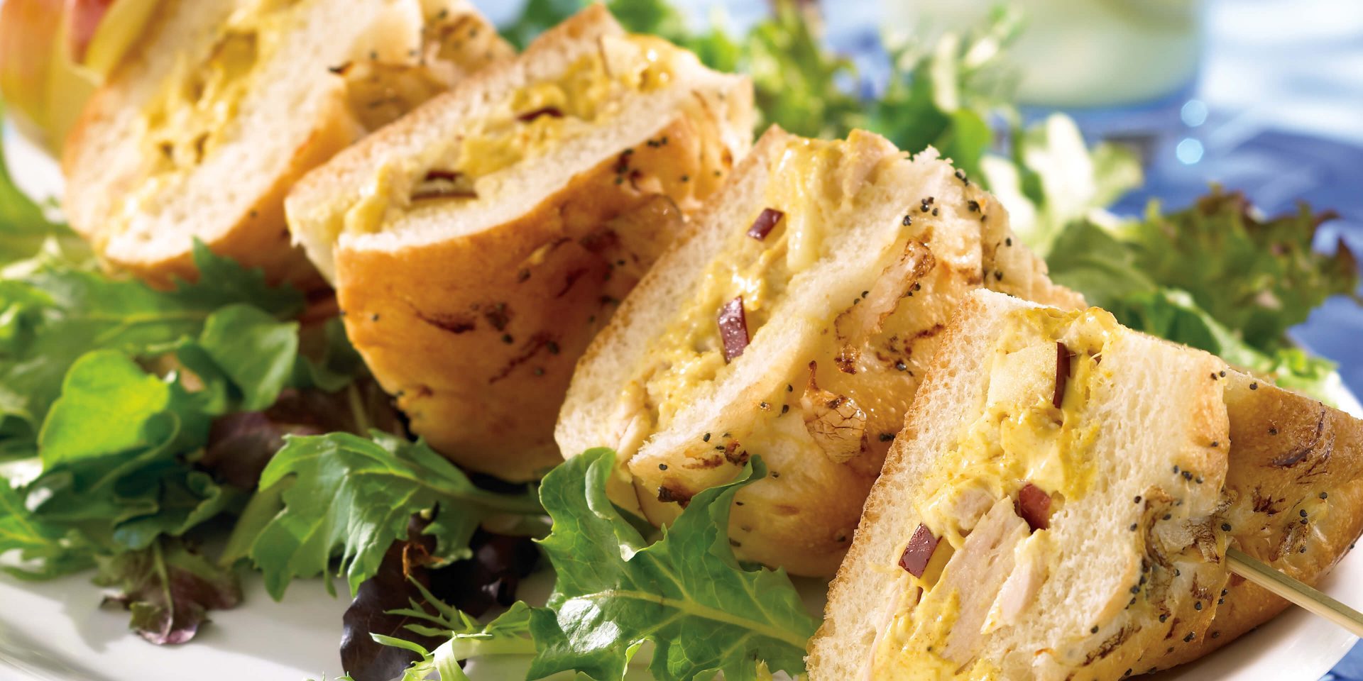 Apple-Curry Tuna Buns - Clover Leaf