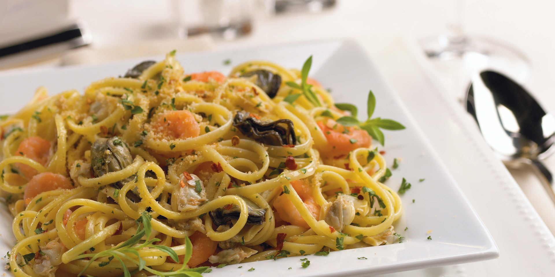 Easy Seafood Linguine - Clover Leaf