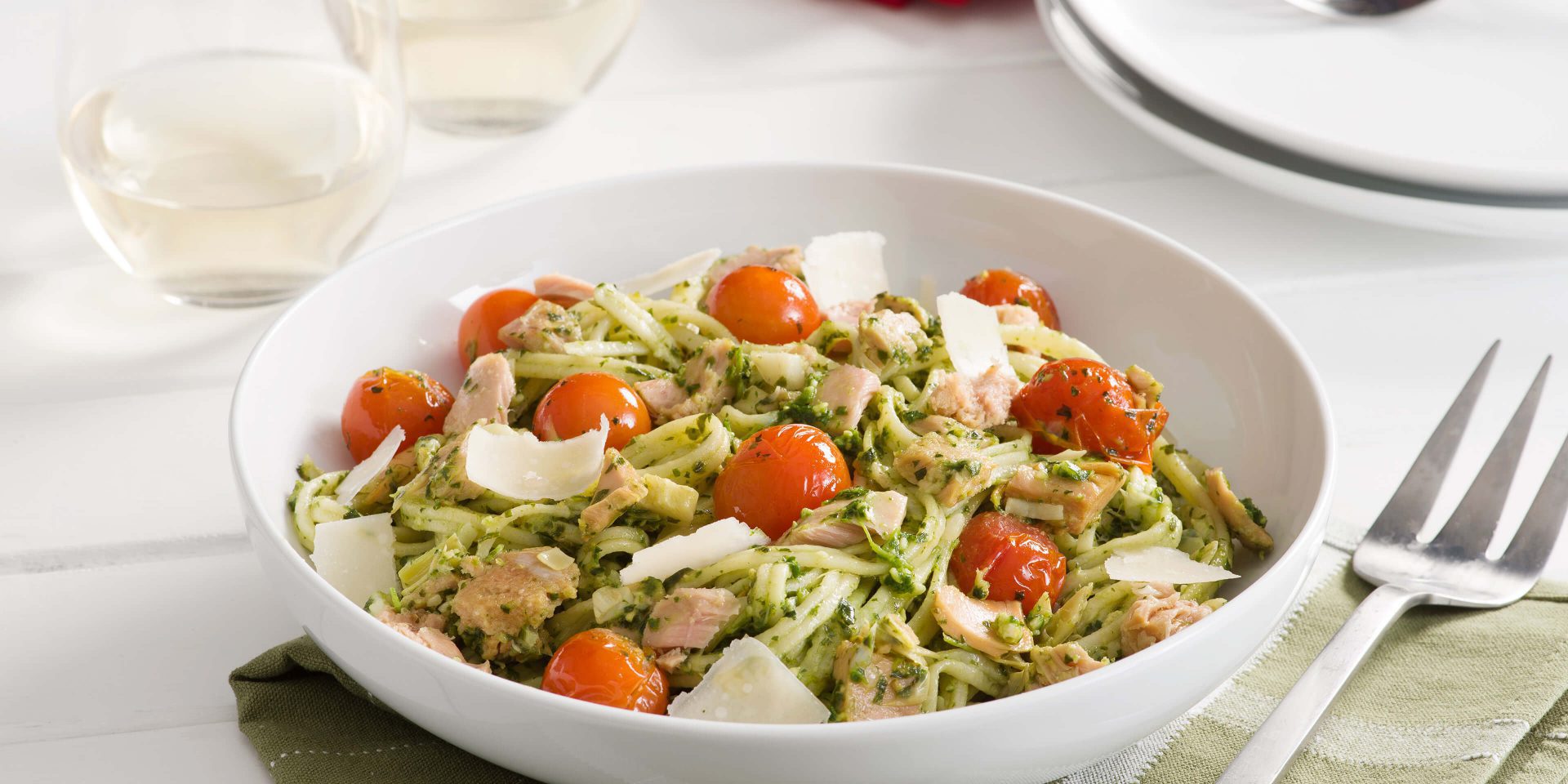 Spaghetti with Tuna, Artichokes and Pesto - Clover Leaf