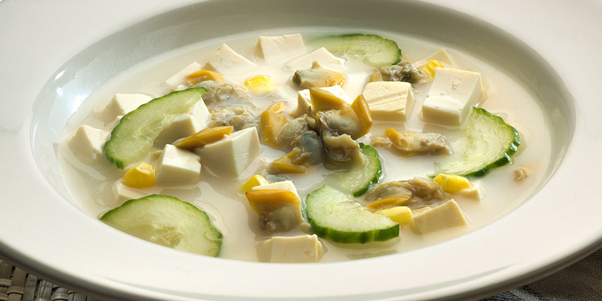 Soupe au tofu et aux palourdes Clover Leaf