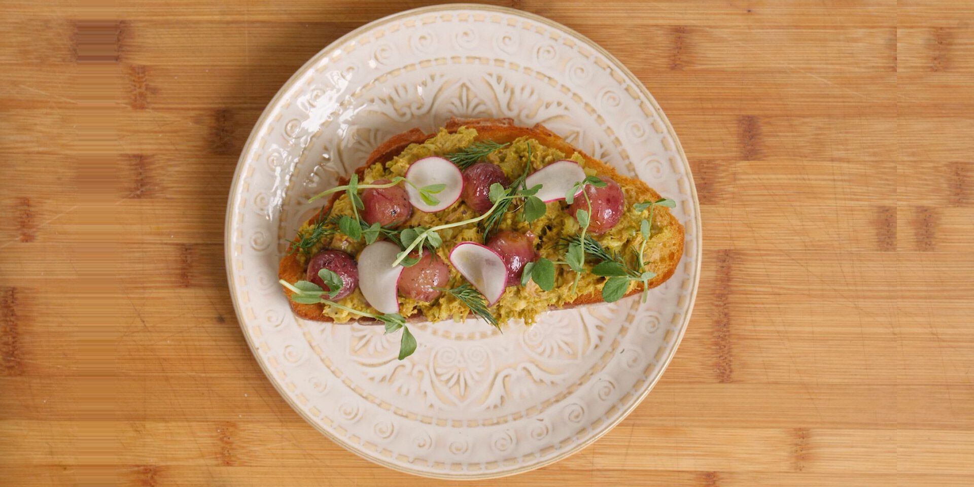 Lemon & Pepper Curry Tuna Avocado Toast Clover Leaf