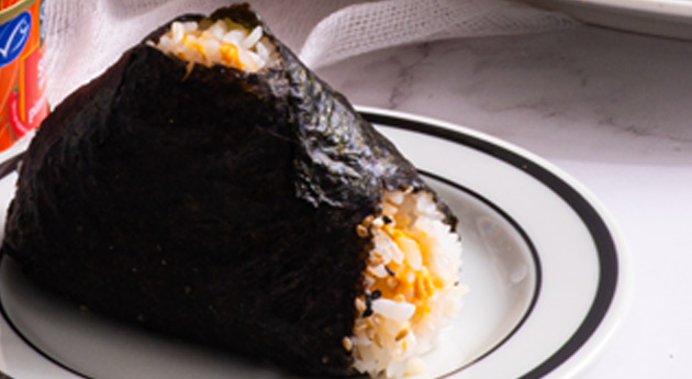 Clover Leaf Salmon Onigiri